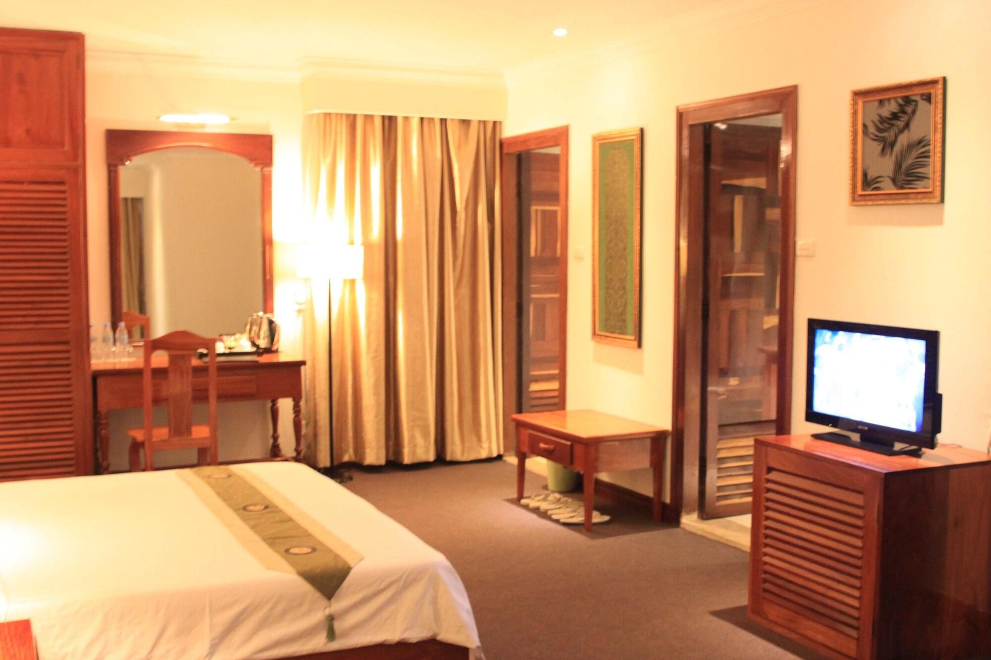 Diamond Hotel Phnom Penh Exterior foto
