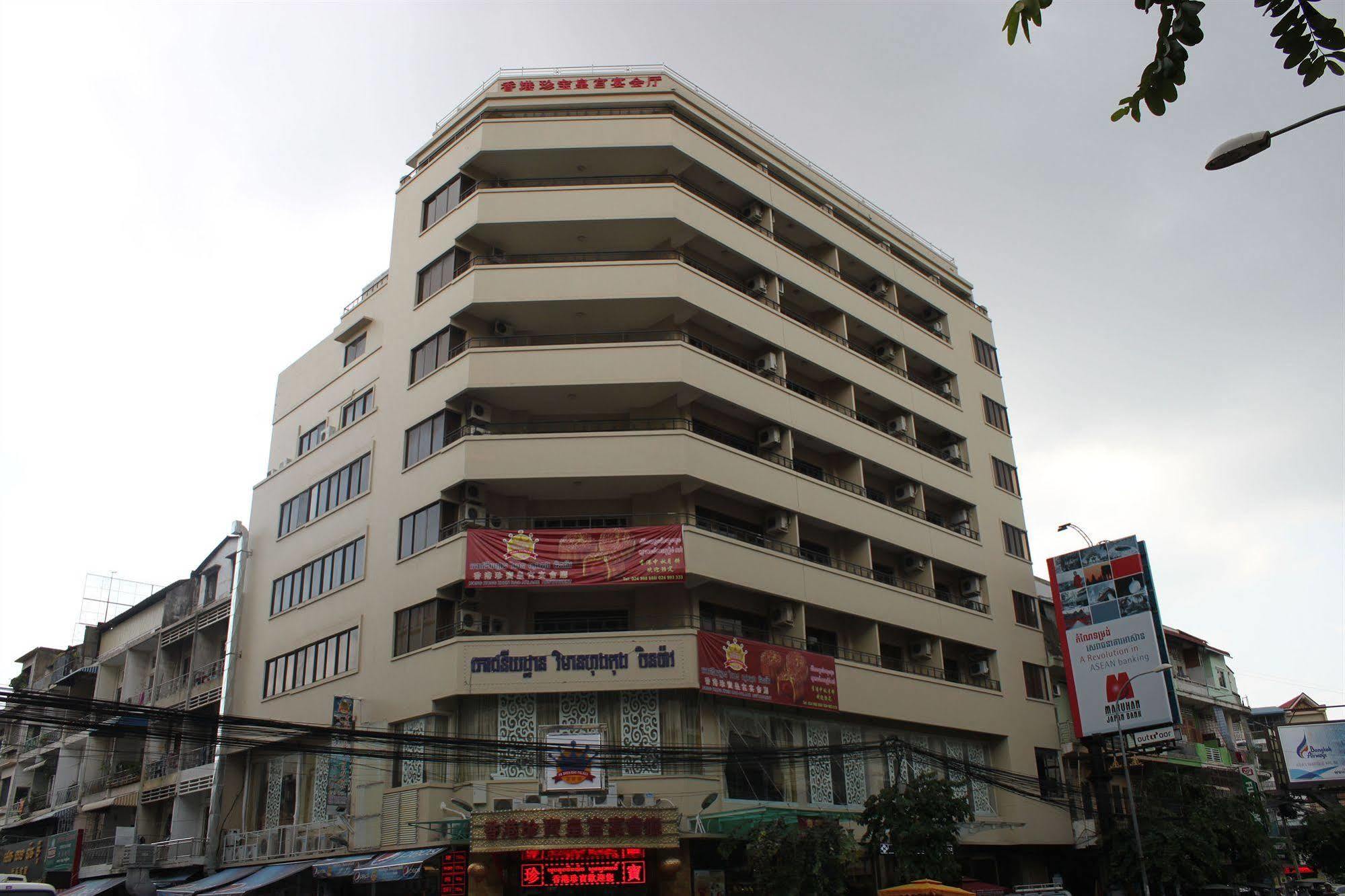Diamond Hotel Phnom Penh Exterior foto